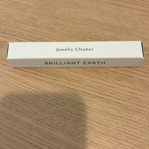Brilliant earth jewelry cleaner